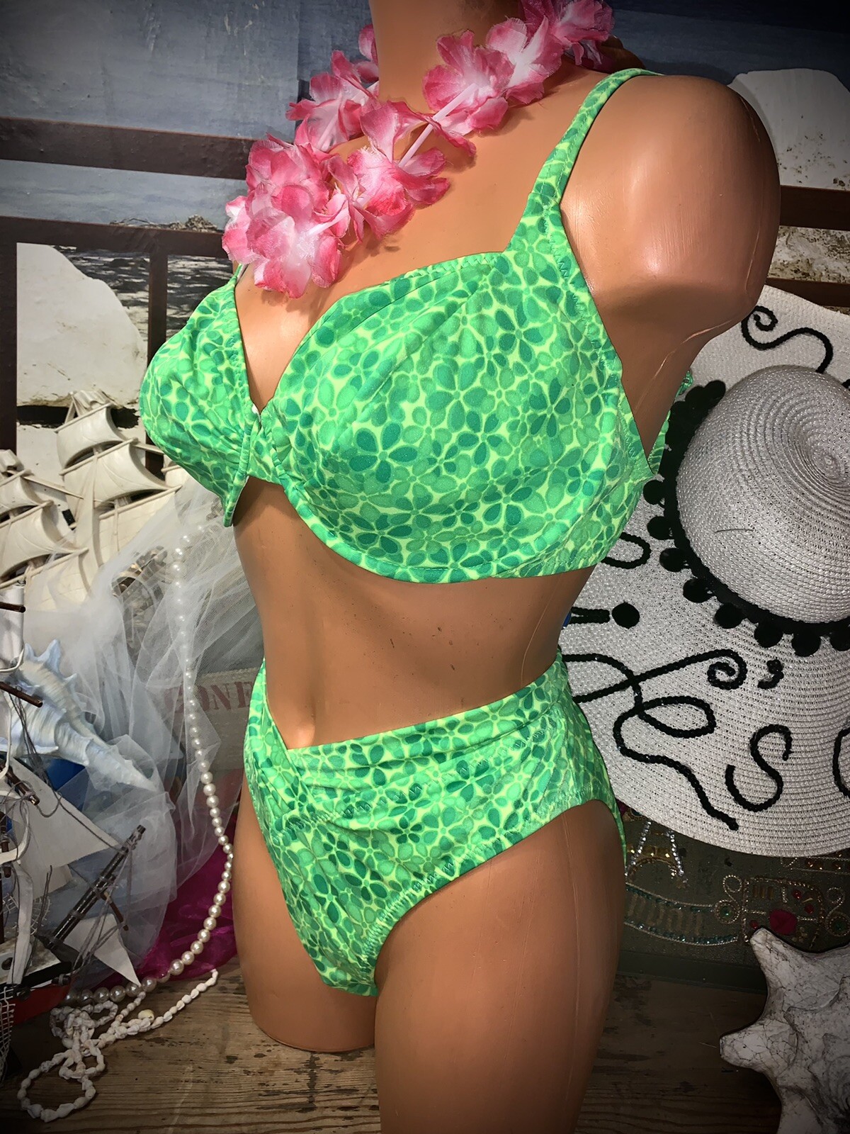 V Bikini Com